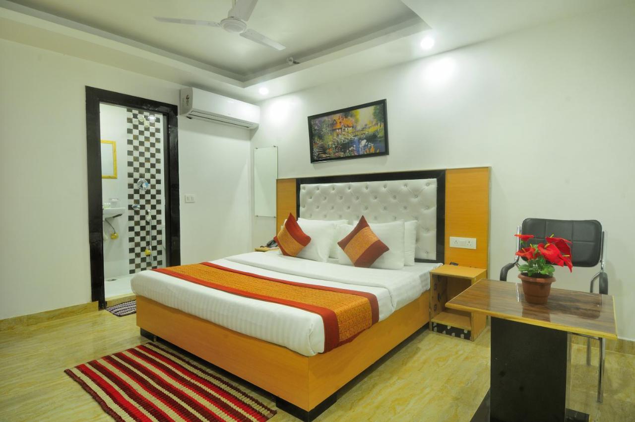 Hotel Noida Delight Exterior foto