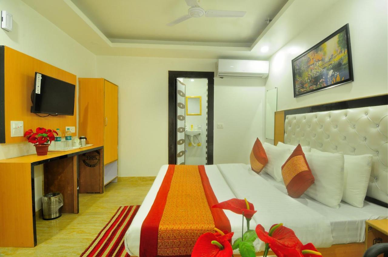 Hotel Noida Delight Exterior foto