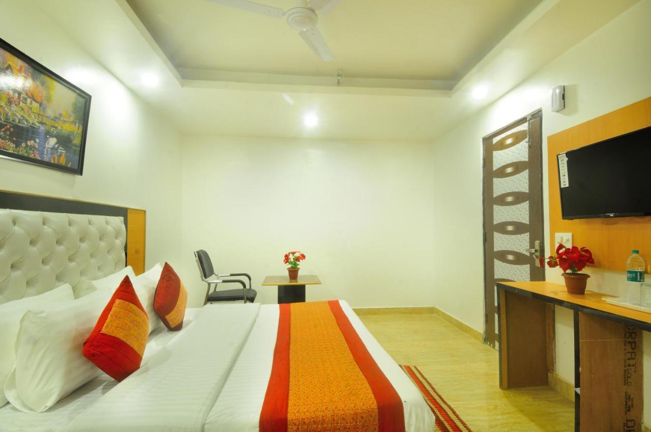 Hotel Noida Delight Exterior foto